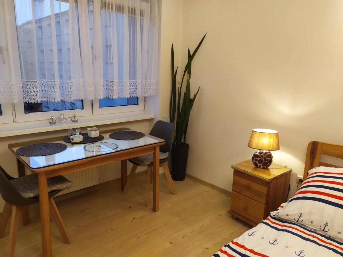 Apartament Pod Zaglami Swinoujscie Exterior photo